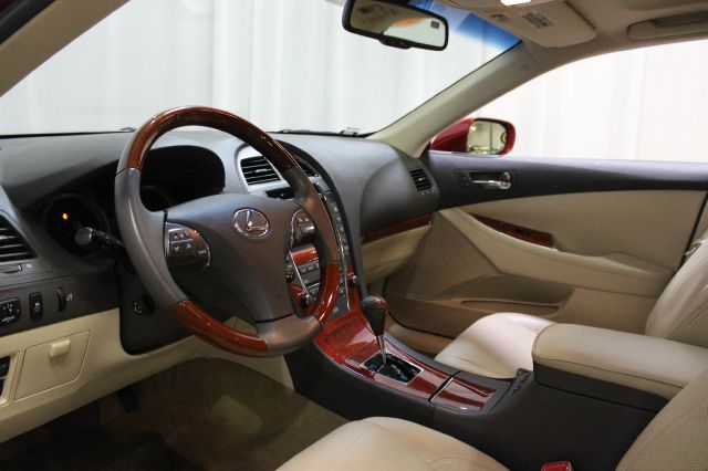 Lexus ES 350 2010 photo 12