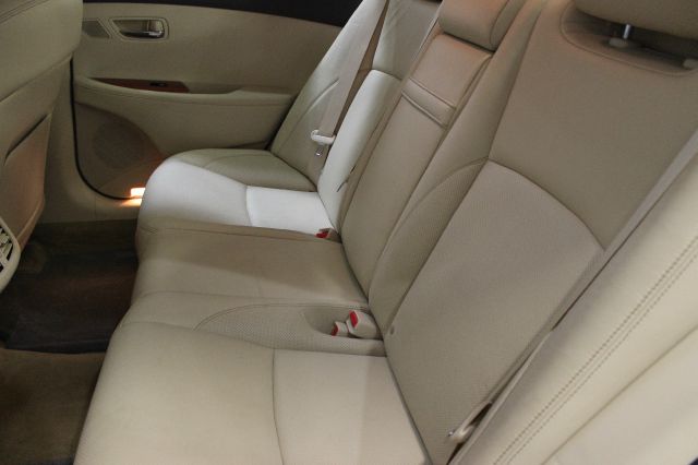 Lexus ES 350 2010 photo 19