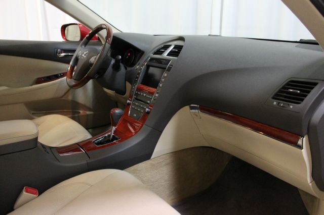 Lexus ES 350 2010 photo 29