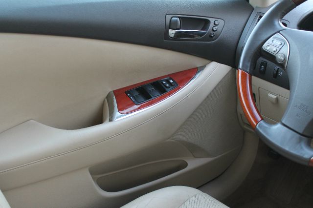 Lexus ES 350 2010 photo 11