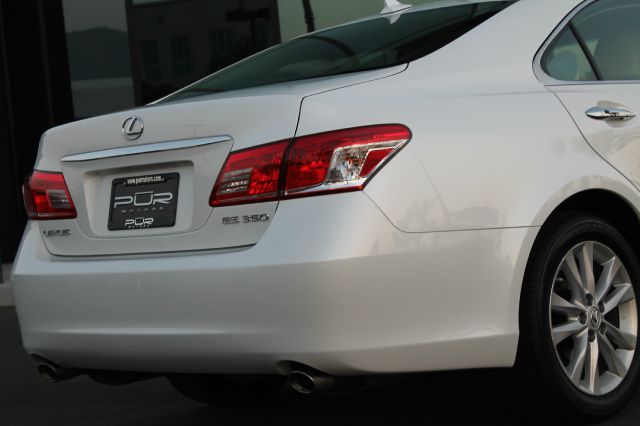 Lexus ES 350 2010 photo 23