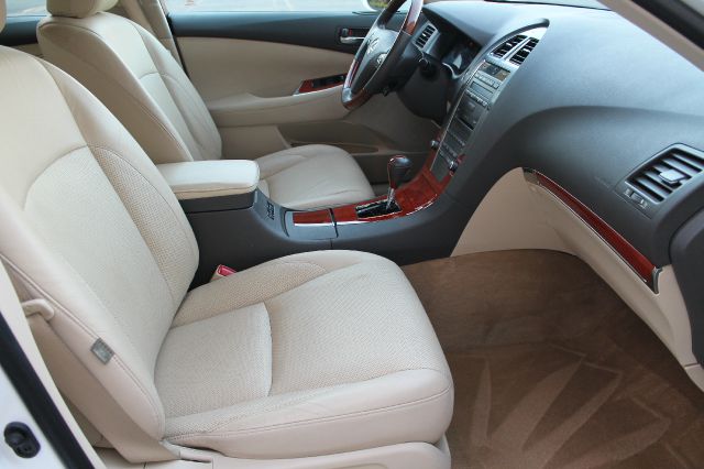 Lexus ES 350 2010 photo 30