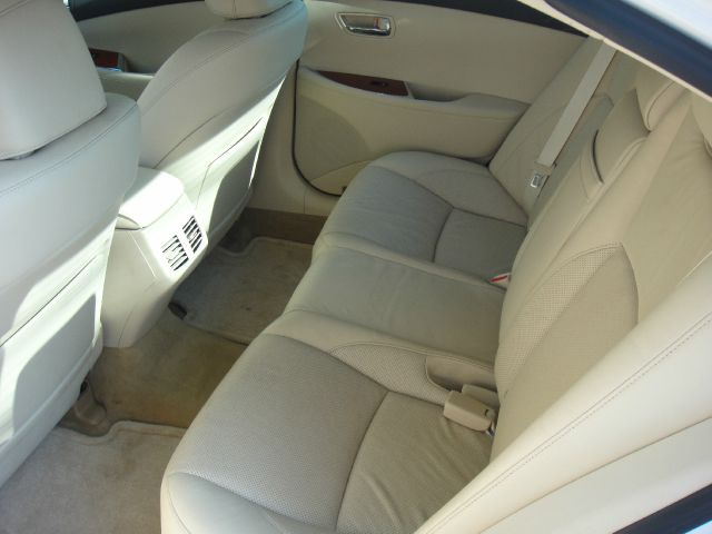 Lexus ES 350 2011 photo 14