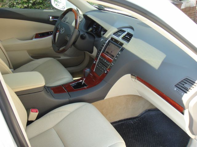 Lexus ES 350 2011 photo 25