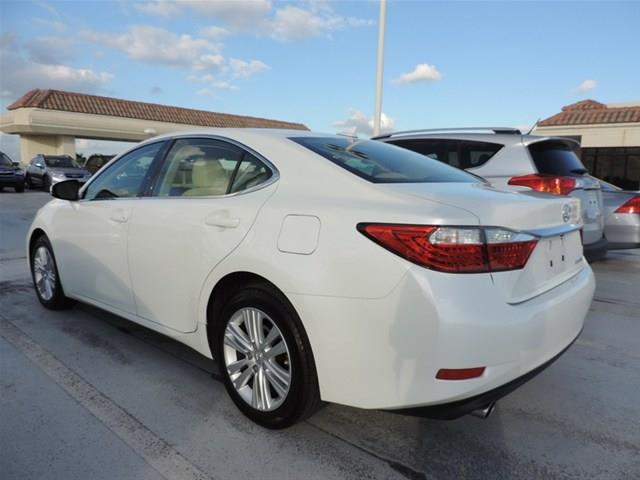 Lexus ES 350 2013 photo 1