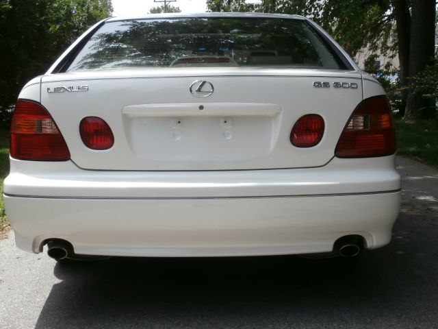 Lexus GS 300 1998 photo 16