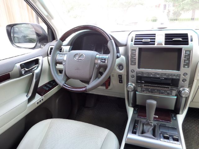 Lexus GX 460 2010 photo 8