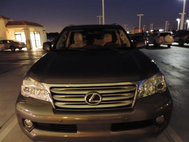 Lexus GX 460 2011 photo 2