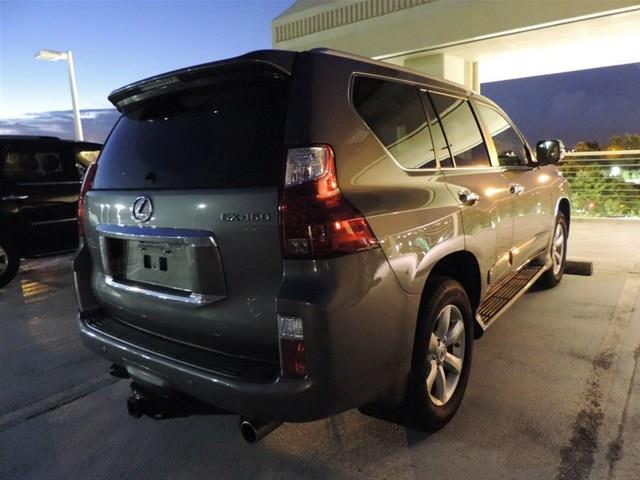 Lexus GX 460 2011 photo 3