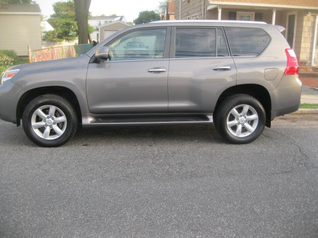 Lexus GX 460 2011 photo 2