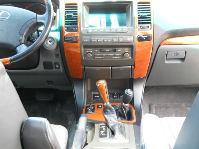 Lexus GX 470 2004 photo 11