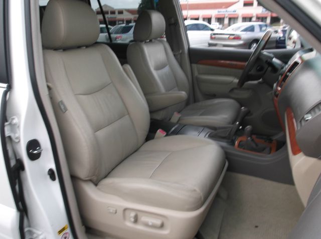 Lexus GX 470 2004 photo 2