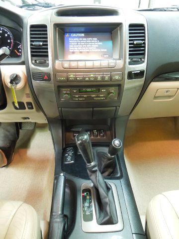 Lexus GX 470 2005 photo 32