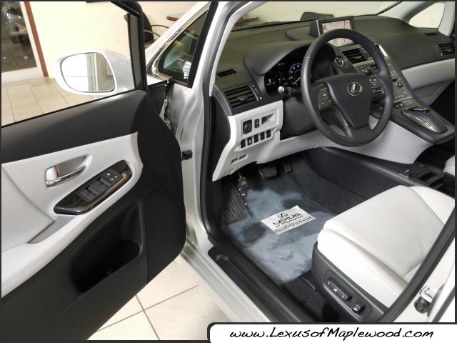 Lexus HS 250h 2011 photo 4