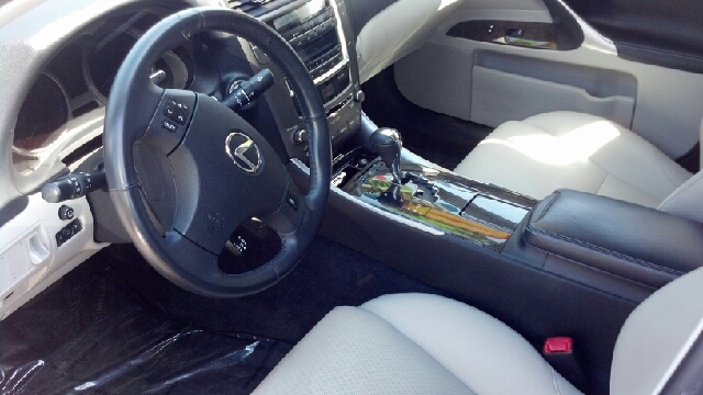 Lexus IS 2009 photo 2