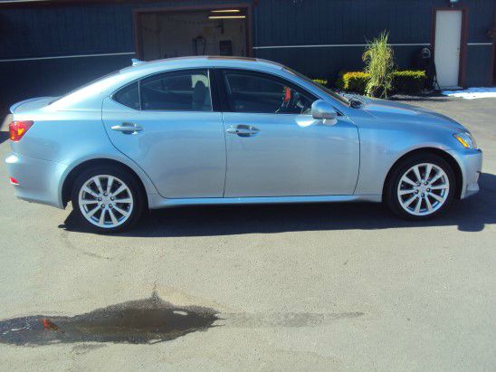 Lexus IS 250 4WD 4-door Sport/entertainment Pkg Sedan