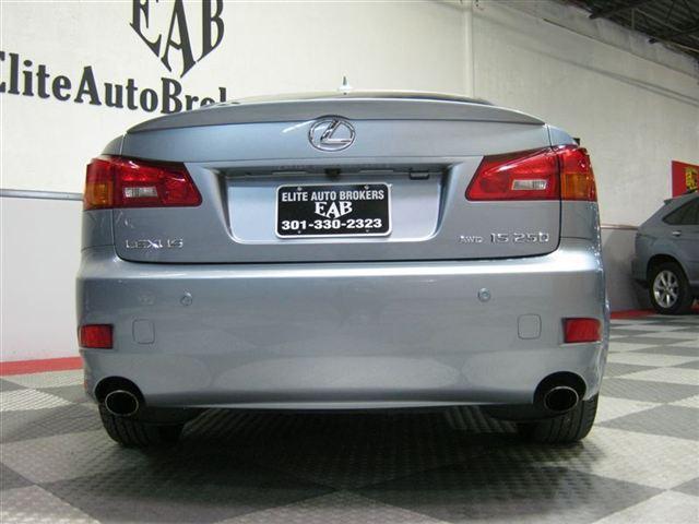 Lexus IS 250 Carrera 4S Sedan