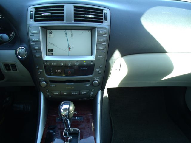 Lexus IS 250 2008 photo 16