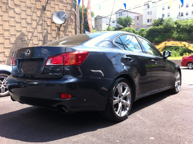 Lexus IS 250 2009 photo 2