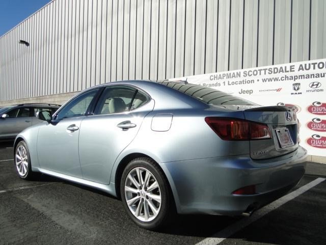 Lexus IS 250 2010 photo 2