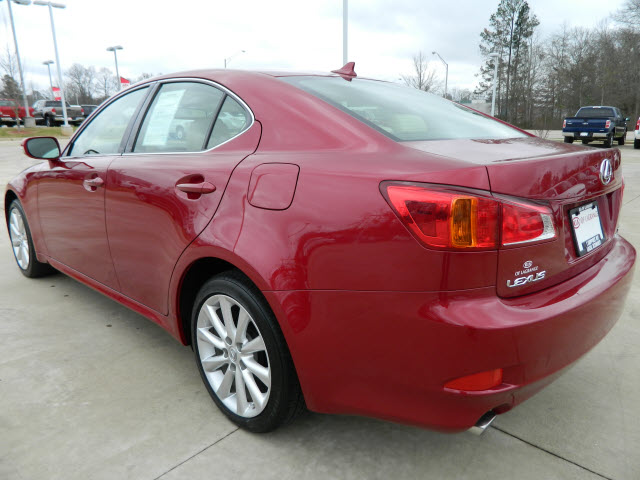 Lexus IS 250 2010 photo 2