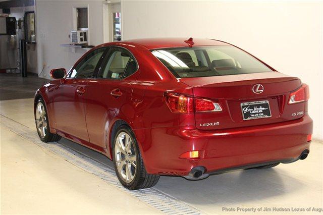 Lexus IS 250 2010 photo 2