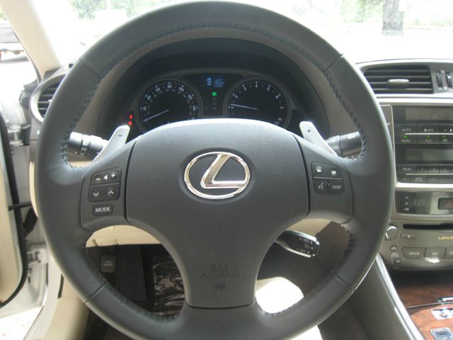 Lexus IS 250 2010 photo 18