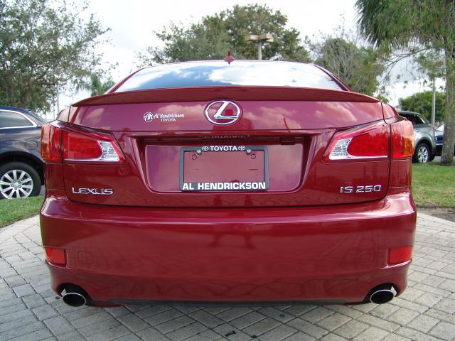 Lexus IS 250 2010 photo 4