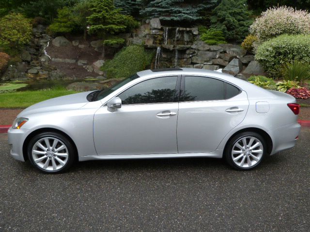 Lexus IS 250 2010 photo 1