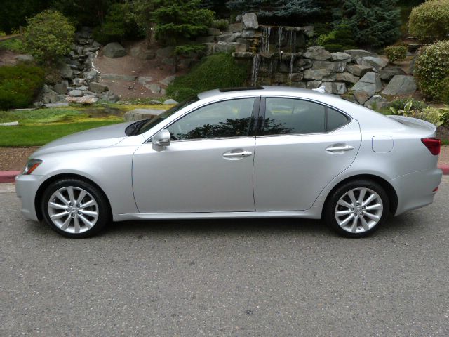 Lexus IS 250 2010 photo 1