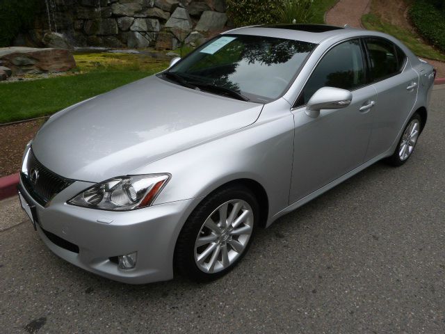 Lexus IS 250 2010 photo 2