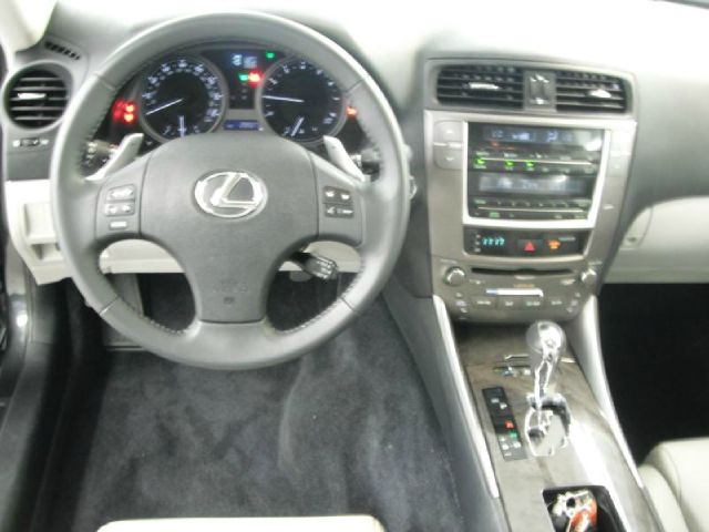 Lexus IS 250 2010 photo 1