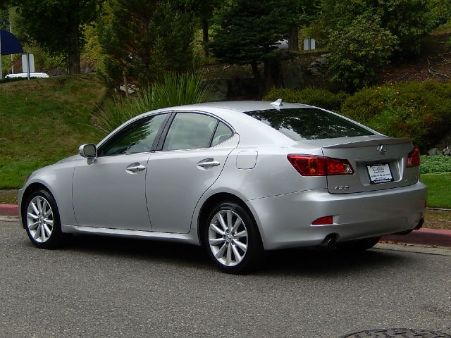 Lexus IS 250 2010 photo 4