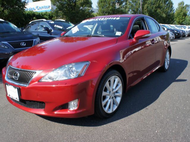 Lexus IS 250 2010 photo 2