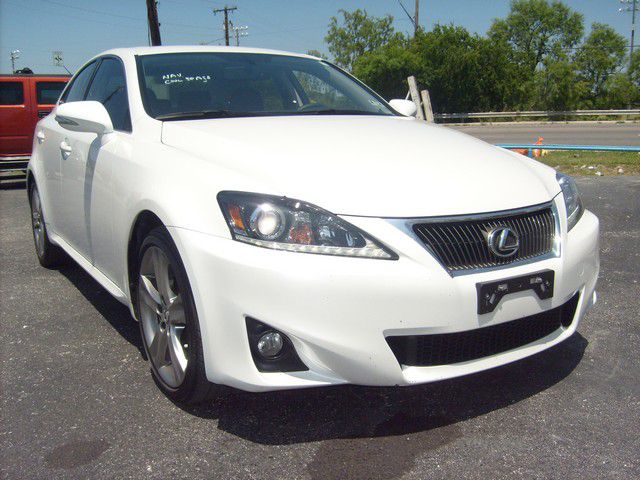 Lexus IS 250 2011 photo 36