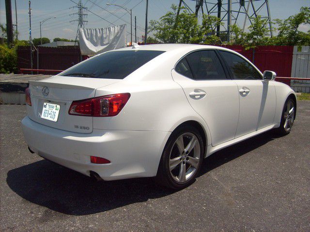 Lexus IS 250 2011 photo 37