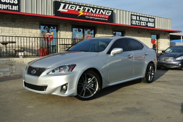 Lexus IS 250 2011 photo 2