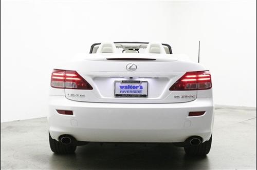 Lexus IS 250C 2010 photo 1