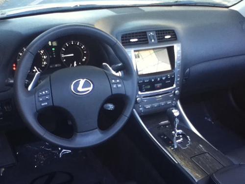 Lexus IS 250C 2010 photo 4