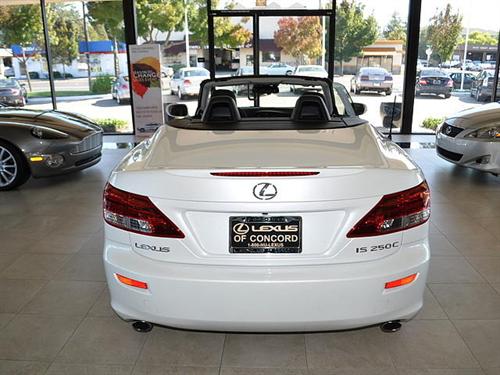 Lexus IS 250C 2010 photo 3