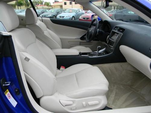 Lexus IS 250C 2010 photo 2