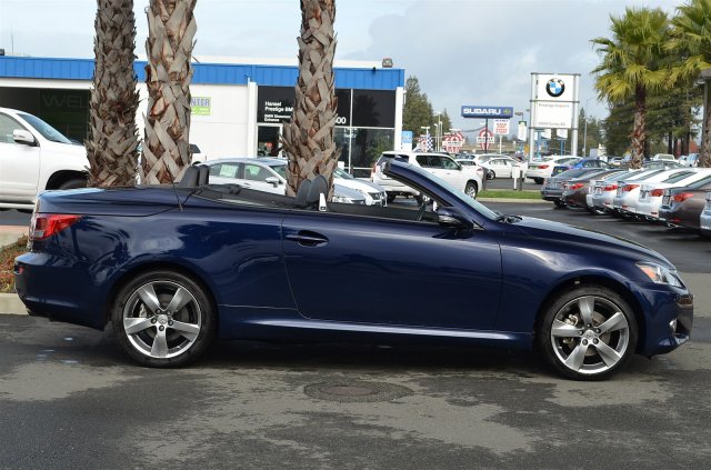 Lexus IS 250C 2011 photo 1