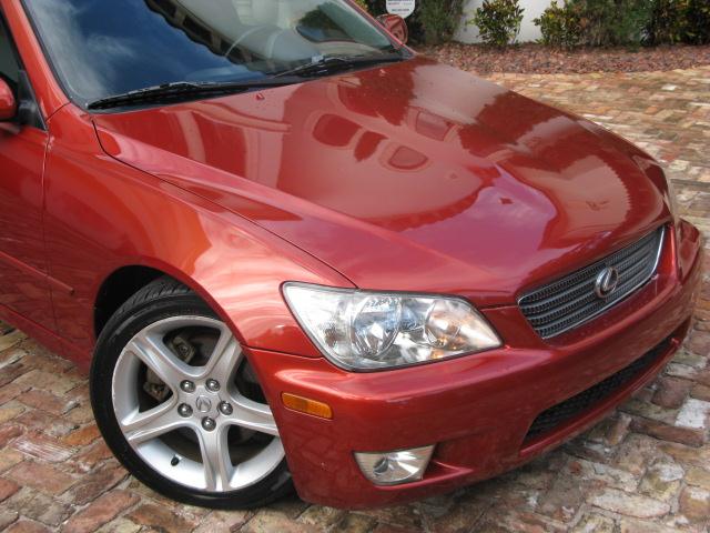 Lexus IS 300 2001 photo 3