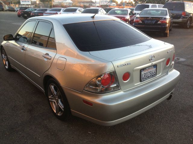 Lexus IS 300 Base Sedan