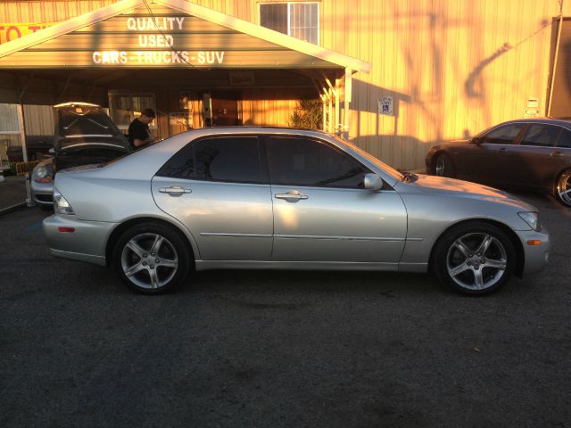 Lexus IS 300 2001 photo 1