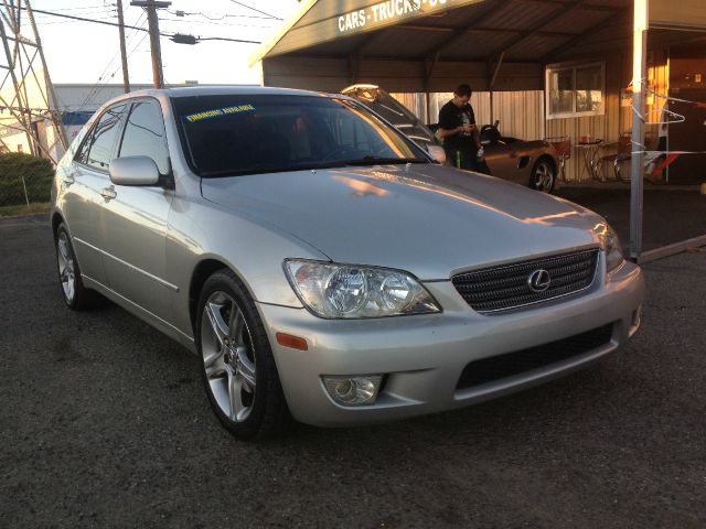 Lexus IS 300 2001 photo 4