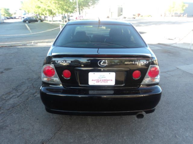 Lexus IS 300 2001 photo 28