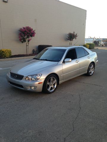 Lexus IS 300 Base Sedan