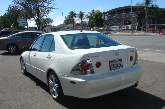 Lexus IS 300 Unknown Sedan