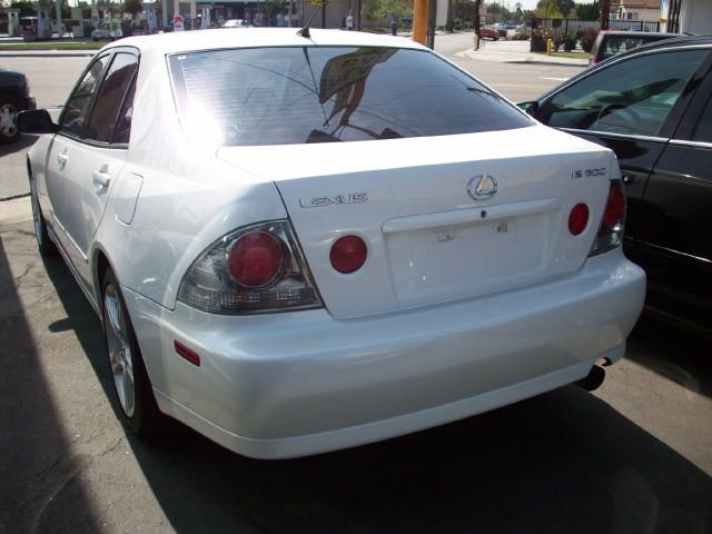 Lexus IS 300 2001 photo 1